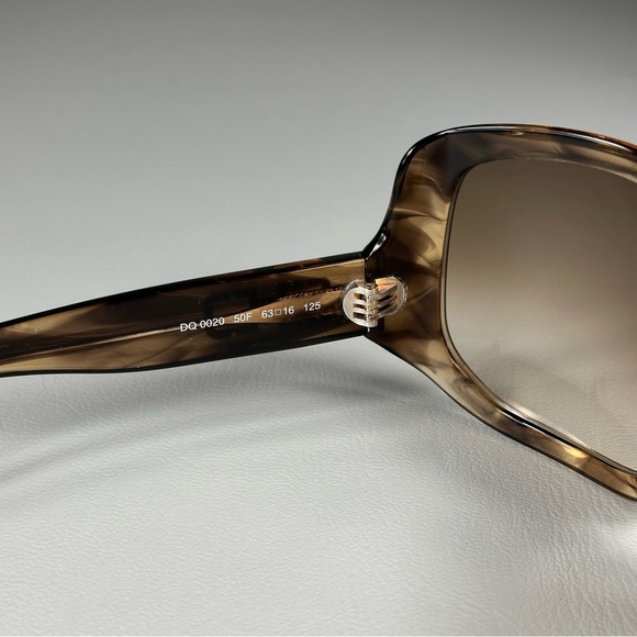 DSQUARED2 DQ 0020 50F Oversized Tortoise Sunglasses - Picture 5 of 9